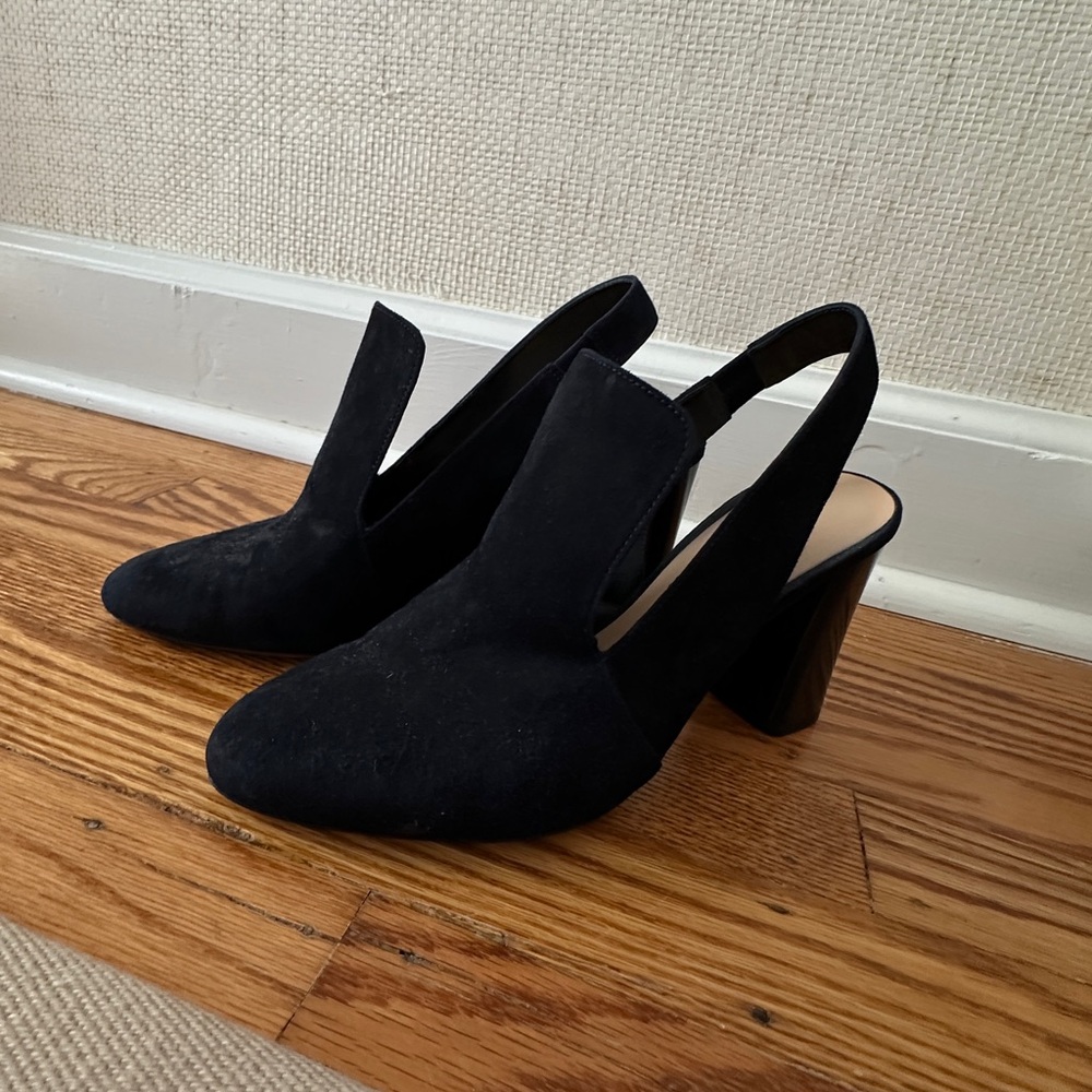 Club Monaco Navy Suede Heeled Pumps